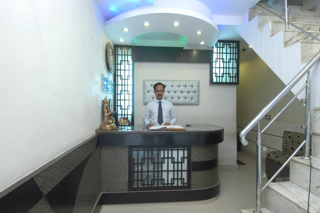 Hotel Shiv Palace New Delhi Ngoại thất bức ảnh