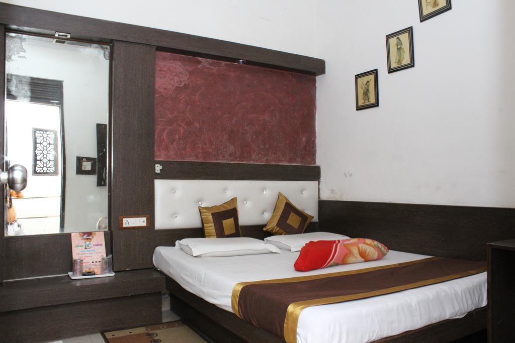 Hotel Shiv Palace New Delhi Ngoại thất bức ảnh