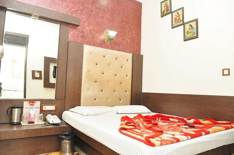 Hotel Shiv Palace New Delhi Ngoại thất bức ảnh