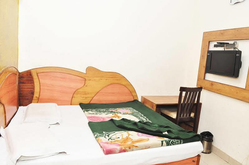 Hotel Shiv Palace New Delhi Ngoại thất bức ảnh
